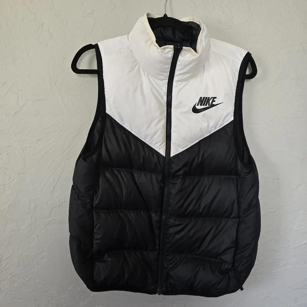 Nike sportswear two tone reversible black and white vest Medium